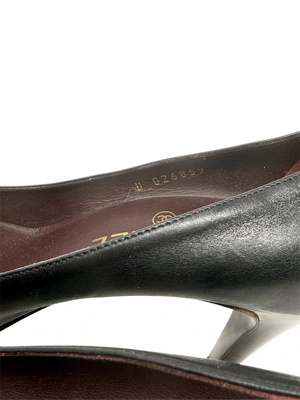 Chanel Vintage CC Cap Toe Black Leather Pumps Size 39
